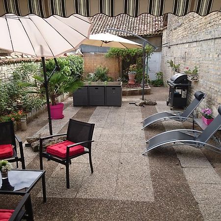 Maison Le Trefle Chef-Boutonne エクステリア 写真