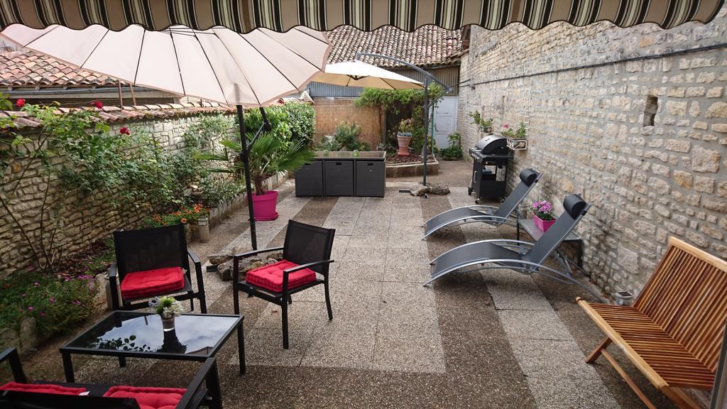 Maison Le Trefle Chef-Boutonne エクステリア 写真
